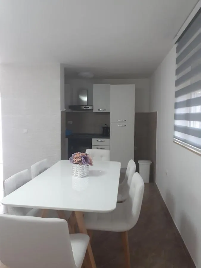 شقة Apartman Jole 2 تروغير